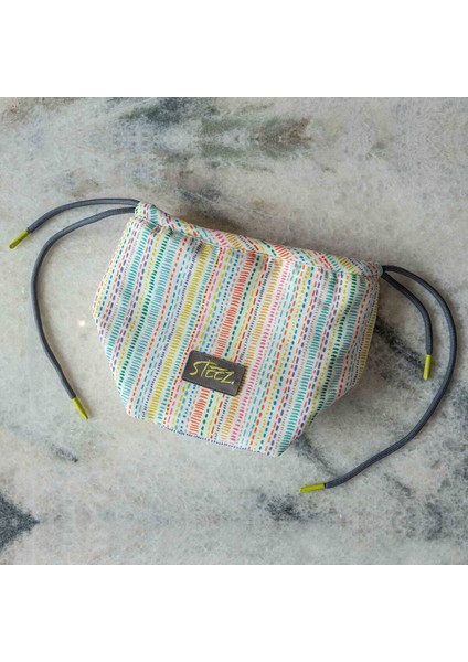 Beyaz Şık ve Hafif Seyahat Çantası, Pratik ve Şık Tasarım Ile. indirimleri