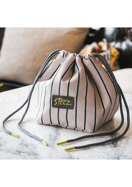 Beyaz Hafif ve Şık Seyahat Çantası, Pratik Kullanım Için Ideal Seçenektir. fiyatları