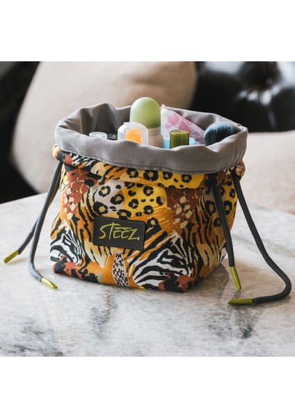 Beyaz Hafif ve Şık Seyahat Çantası, Rahat Taşıma Için Tasarlandı