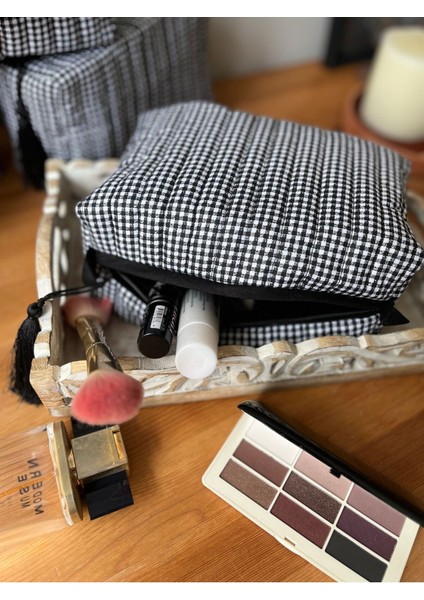 Şık Kapitone Bakım ve Makyaj Çantası, Siyah-Beyaz, Unisex, Hafif ve Pratik Tasarım modelleri