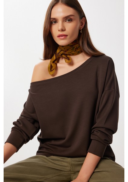 Açık Omuzlu Yumuşak Modal Sweatshirt LUB0252 Kahverengi