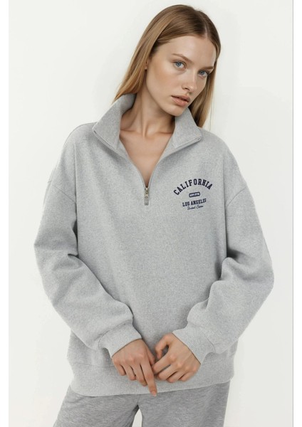 Kadın Baskılı Fermuarlı Yaka Rahat Kesim Sweatshirt Grey