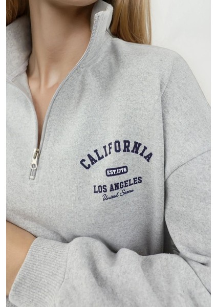 Kadın Baskılı Fermuarlı Yaka Rahat Kesim Sweatshirt Grey modelleri
