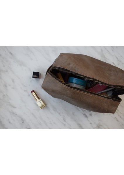 Kahverengi Çok Amaçlı Makyaj ve Seyahat Çantası, Hafif ve Şık Tasarım