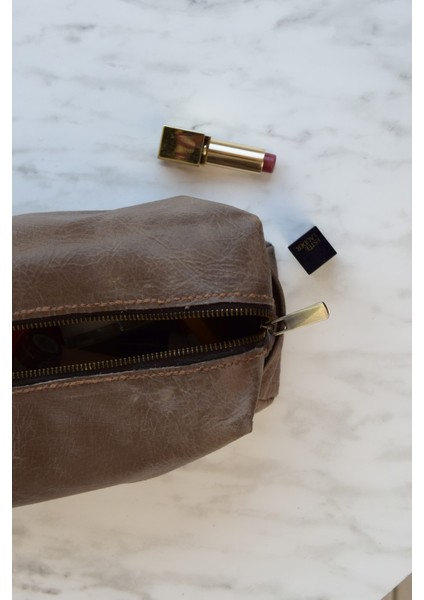 Kahverengi Çok Amaçlı Makyaj ve Seyahat Çantası, Hafif ve Şık Tasarım fırsatları