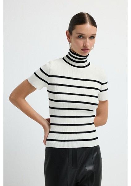 Balıkçı Yaka Triko Kazak C.kemik 13945625000