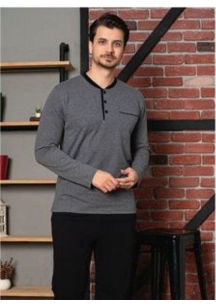 Gri Üst ve Siyah Alt Parçadan Oluşan Pijamangel Erkek Pijama Takımı