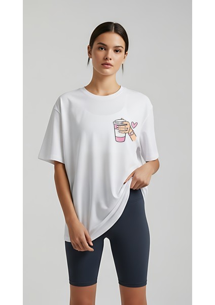 Oversize Pamuklu Beyaz Kadın Kahve ve Kalp Minimal Baskılı T-Shirt