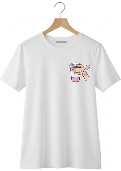 Oversize Pamuklu Beyaz Kadın Kahve ve Kalp Minimal Baskılı T-Shirt modelleri