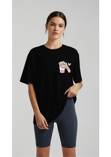Oversize Pamuklu Beyaz Kadın Kahve ve Kalp Minimal Baskılı T-Shirt