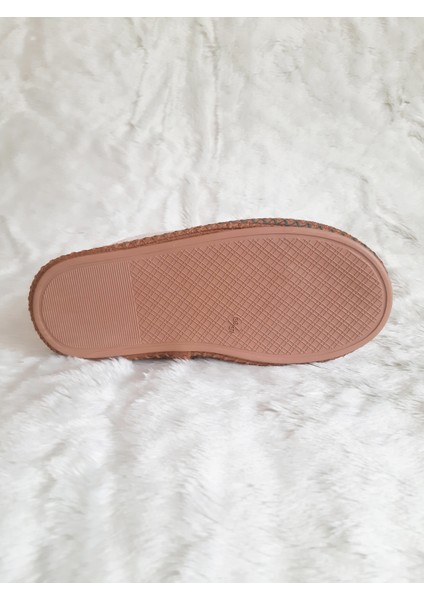 Renkli Örme Hasır Detaylı Peluşlu Kaymaz Kalın Tabanlı Misafirlik Çeyizlik Kışlık Kadın Ev Terliği fırsatları