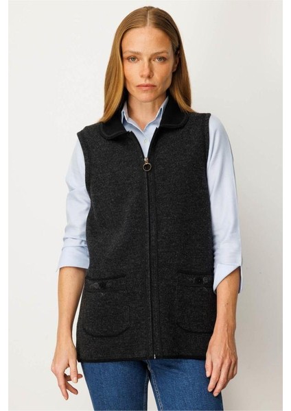 25031 Desen Triko Polo Yakası Kordene Nakış Işlemeli Fermuarlı Kısa Yelek fiyatları