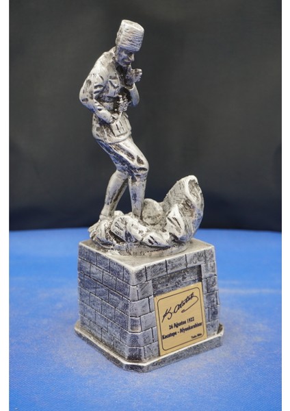 Mustafa Kemal Atatürk Kocatepe Heykeli Biblo – Özel Tasarım Ev Ofis Dekor Hediyelik Aksesuar (26 Cm) fiyatları