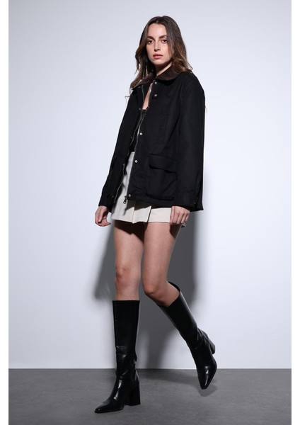 Siyah Kontrast Yaka Kadın Ceket