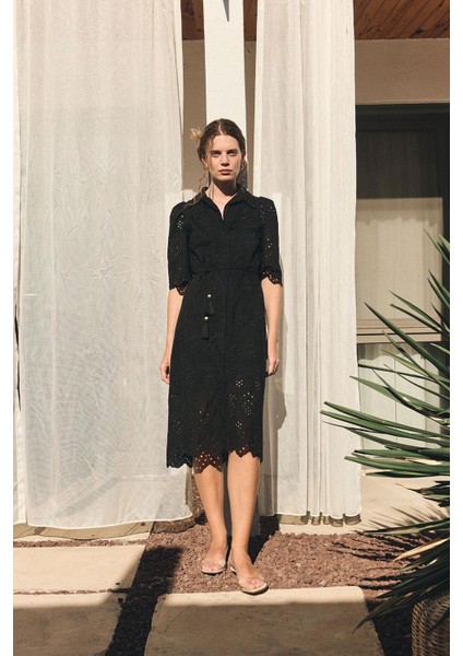 Siyah Kadın Fisto Işlemeli Elbise