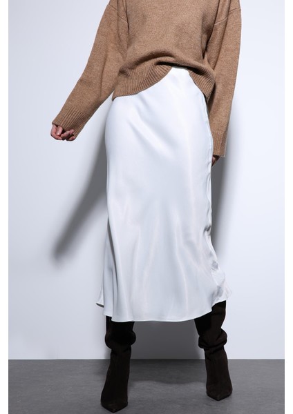 Beyaz Saten Midi Etek fırsatları