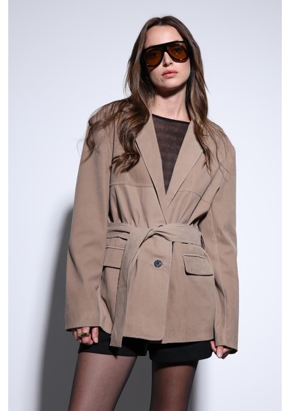 Bej Kuşak Bağlamalı Süet Kadın Ceket fırsatları