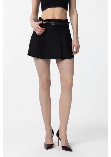 Siyah Pileli Kadın Mini Etek