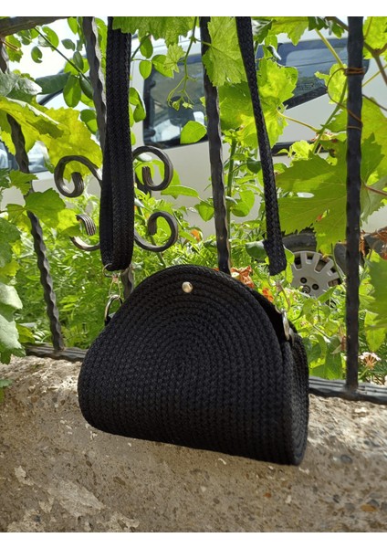 El Yapımı Siyah Örgü Yarım Ay Çanta, Mıknatıslı ve Ayarlanabilir Askılı Omuz Çantası indirimleri