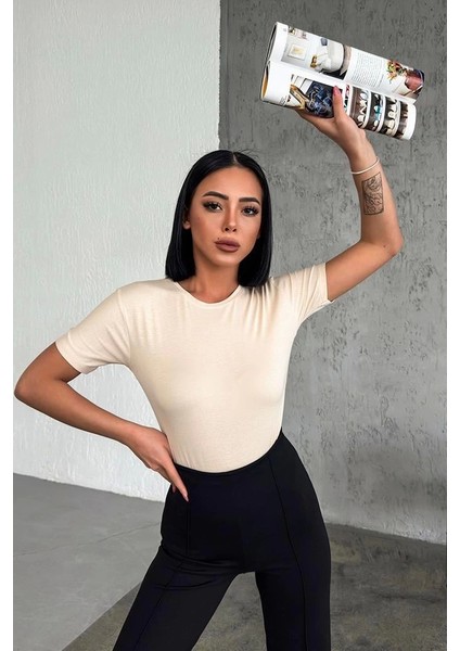 Rahat ve Şık Kısa Kollu Bisiklet Yaka Likralı Viskon Penye Body Bej ( Lisinya ) fiyatları