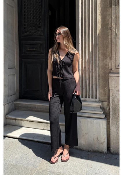 Siyah Bağ Detaylı Dokulu Kadın Takım