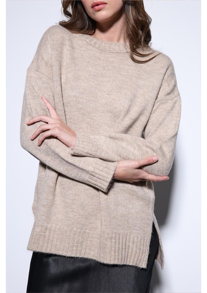 Bej Yırtmaç Detaylı Kadın Kazak modelleri