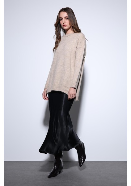 Bej Yırtmaç Detaylı Kadın Kazak fırsatları