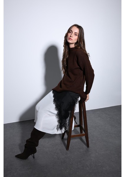 Kahve Yırtmaç Detaylı Kadın Kazak