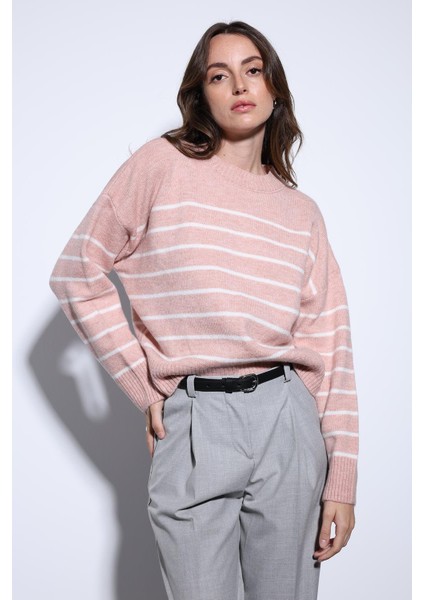 Pembe Çizgili Triko Kazak