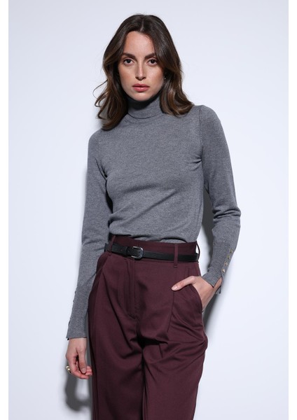 Gri Dik Yaka Triko Kazak