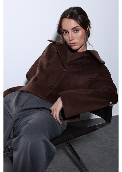 Kahve Kruvaze Kadın Kısa Kaban