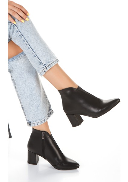 Hakiki Deri Kalın Topuklu Tay Tüyü Astarlı Önü Lastikli Kadın Bot fiyatları