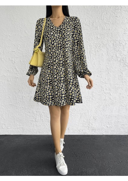 Kadın Uzun Kollu V Yaka Çiçek Desenli Helen Kumaş Elbise fırsatları