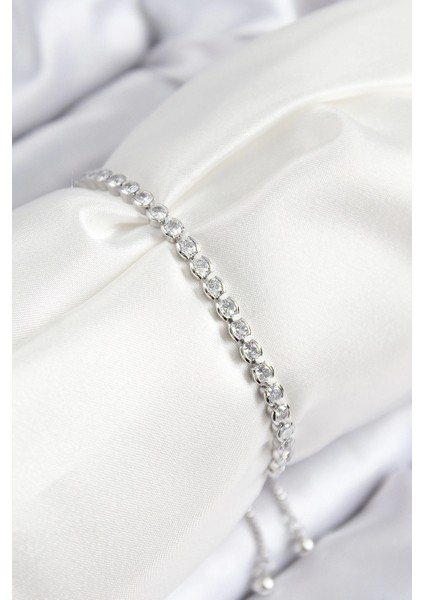 Bfs Pirinç Zirkon Taşlı Sıralı Model Gümüş Renk Asansörlü Kadın Bileklik