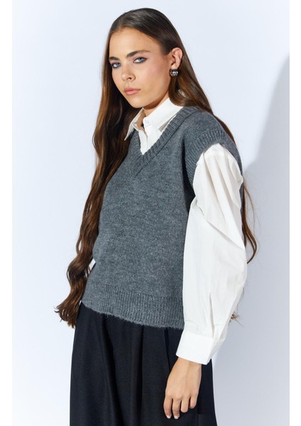 Kadın Antrasit V Yakalı Basic Süveter fiyatları