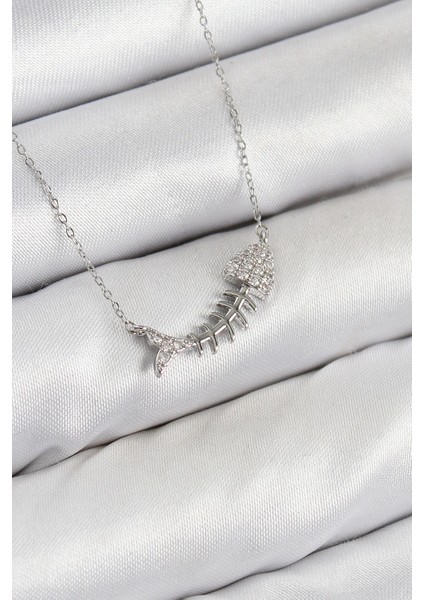 Bfs Pirinç Zirkon Taşlı Balık Kılçığı Model Gümüş Renk Kadın Kolye