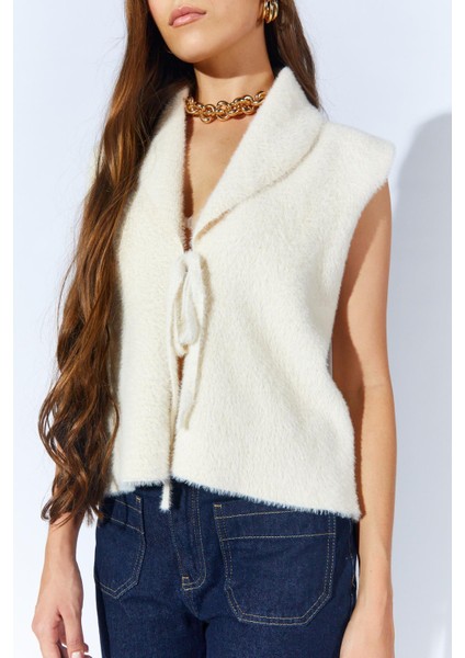 Kadın Ekru 8952 Gömlek Yaka Önü Bağlamali Sakal Yelek fırsatları