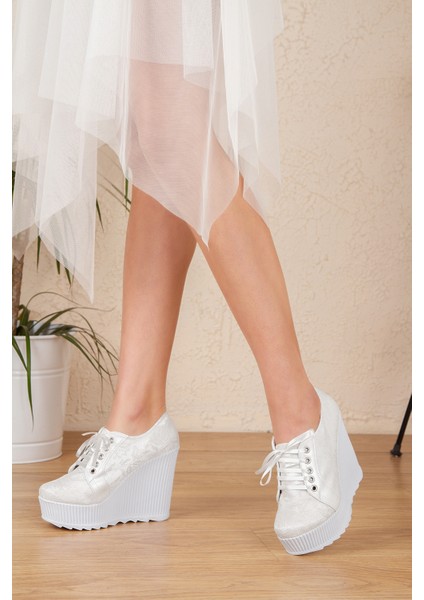 Beyaz Çınar Kadın Dolgu Topuklu Ayakkabı 1203MIMY900E