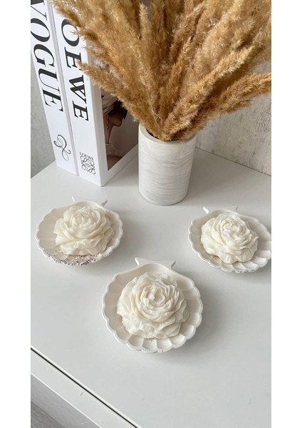 Likya Çiçek Formlu Beyaz Dekoratif Mum – El Yapımı, %100 Doğal & Hediyelik