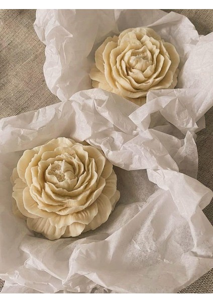 Likya Çiçek Formlu Beyaz Dekoratif Mum – El Yapımı, %100 Doğal & Hediyelik modelleri