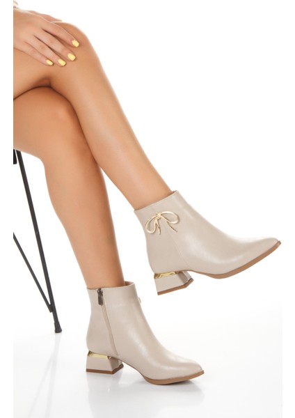 Kadın Ten Kısa Yan Tokalı Kalın Topuklu Sivri Burunlu Bot Cnr1 fiyatları