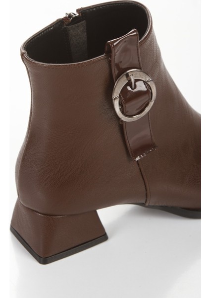 Kadın Kahverengi Kısa Yan Tokalı Kalın Topuklu Sivri Burunlu Bot Cnr indirimleri