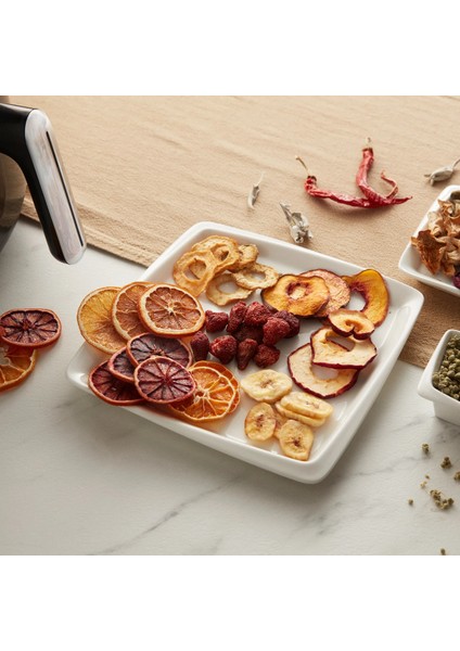 Yüksek Kapasiteli Siyah ve Altın Renkli Hava Fritözü, Sağlıklı ve Pratik Mutfak Keyfi