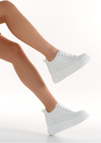 Beyaz Kadın Gizli Topuklu Bağcıklı Spor Ayakkabıe