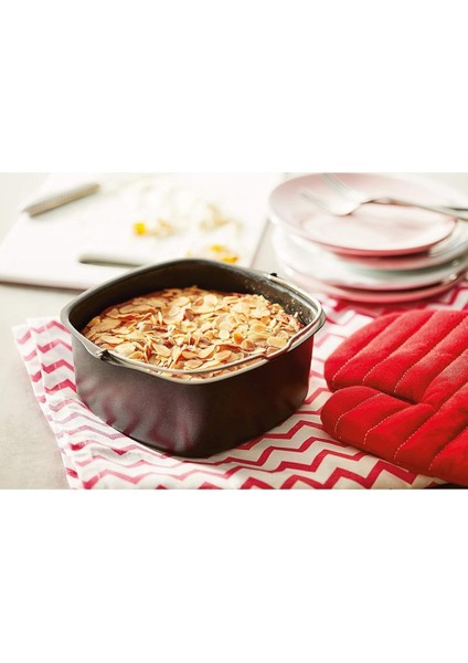 Büyük Kapasiteli Yağsız Fritöz, Izgara, Pişirici ve Kahvaltı Seti Beyaz modelleri