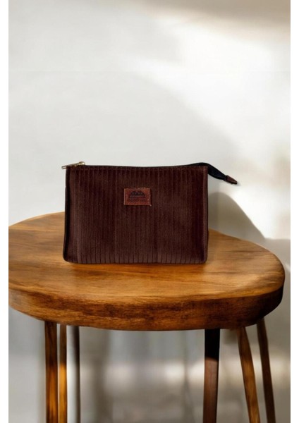 Kahverengi Makyaj Çantası, Şık ve Hafif Saklama Çözümü