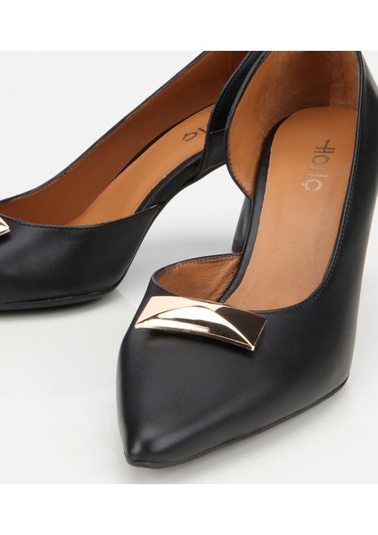 01AYH304210A100 KADIN Deri Siyah Tokalı Stiletto modelleri