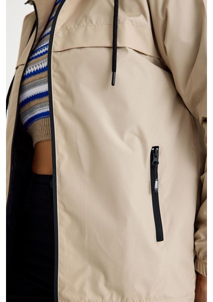 Kadın Içi Astarlı Suya Dayanıklı Kapüşonlu Cepli Yağmurluk fiyatları