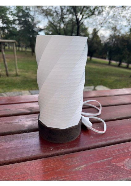 Modern Spiral Tasarımlı Ahşap Tabanlı Masa Lambası - Dekoratif Abajur modelleri