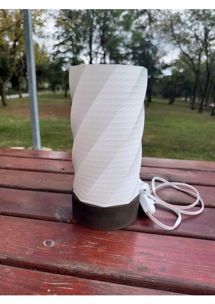 Modern Spiral Tasarımlı Ahşap Tabanlı Masa Lambası - Dekoratif Abajur fırsatları